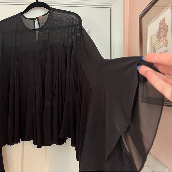 Free People On The Weekend Bell Sleeve Blouse in Black Small Medium - Picture 5 of 6